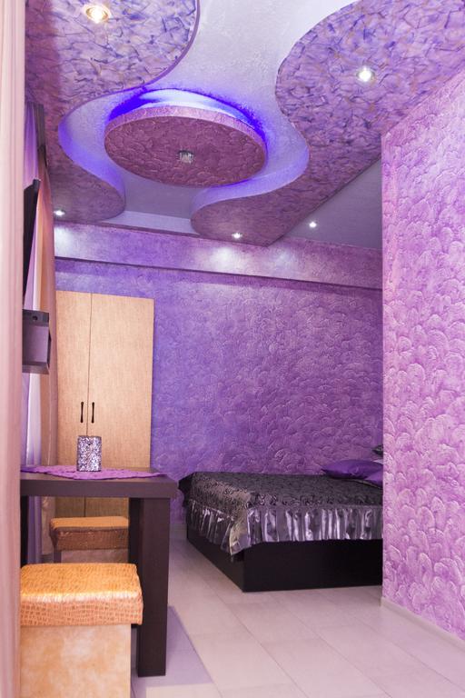 Planet Hotel Jerevan Rom bilde