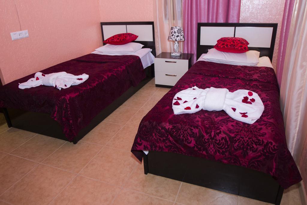 Planet Hotel Jerevan Rom bilde